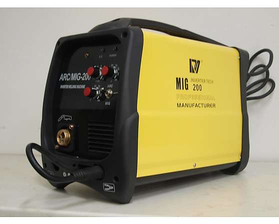 Svářecí invertor PROFESSIONAL ARC/MIG 200 včetně kabelů a přáslušenství